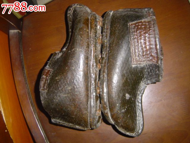 民国女式雨鞋一双