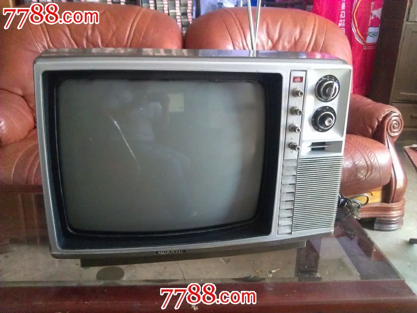 寰宇17寸黑白电视机