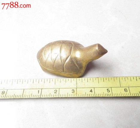 小金龟,底部有足金二字