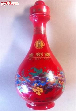 红瓷御藏金剑南空瓶一支