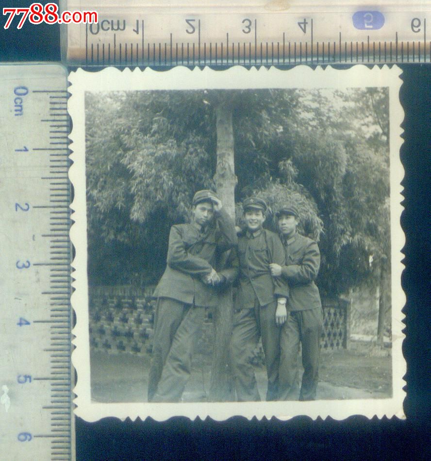 八十年代军人合影-价格:2元-se22285895-老照片-零售-中国收藏热线